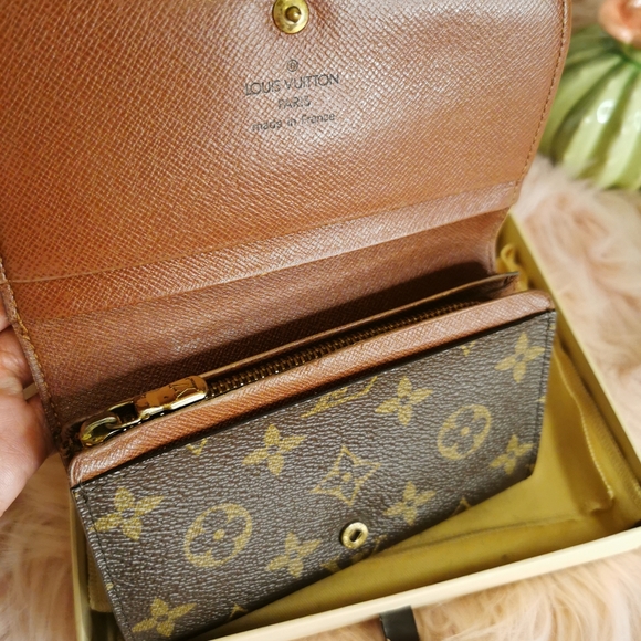 Pre loved Louis Vuitton - Picture 3 of 15